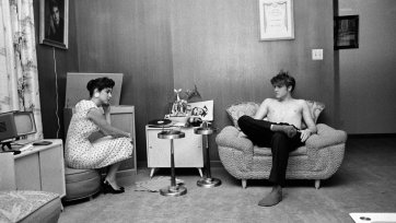 With former high school sweetheart, July 4, 1956 by Alfred Wertheimer