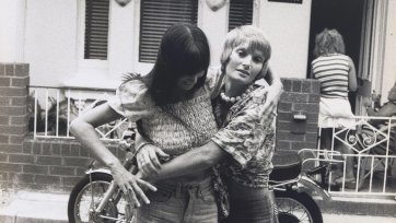 Nikki Reynolds and Jenny Bonnette, Surry Hills, ‘74, 1974 Carol Jerrems