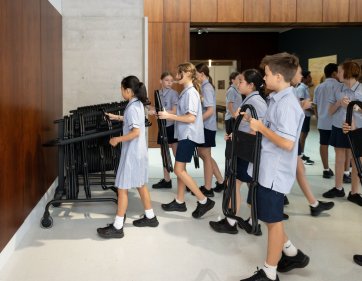 Returning the foldable stools