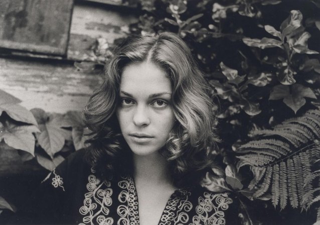 Juliet in the garden, 1976