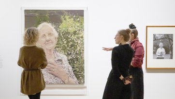 Portrait of Dame Elisabeth Murdoch, 2000 Australian Tapestry Workshop