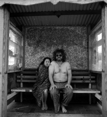 Ahn & Pete, The Bus Stop Project, 2012 by Simone Darcy