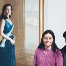 Artist Jiawei Shen with Ros Murphy – daughter of benefactor, Mary Murphy. In front of Jiawei’s Portrait of HRH Crown Princess Mary of Denmark commissioned with funds provided by Mary Isabel Murphy 2005.