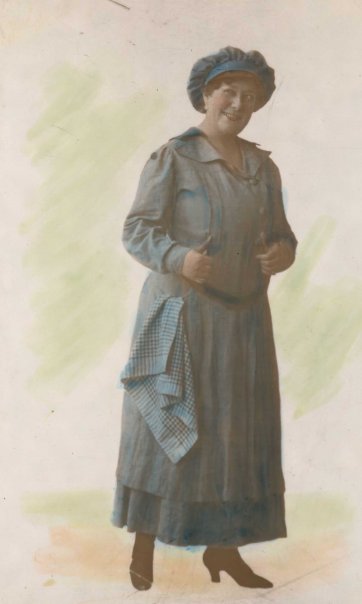 Florrie Forde (in blue dress)