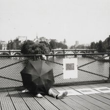 Brett Whiteley with an umbrella in Paris