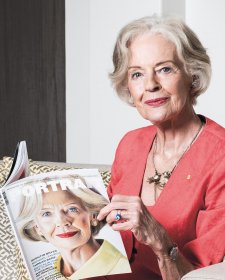 The Honourable Dame Quentin Bryce AD CVO with the Gallery’s quarterly publication, Portrait.